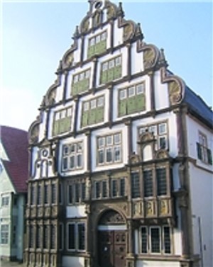 Presseartikel über das Forum Glas Bad Münder