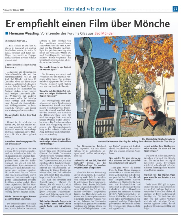 Er empfiehlt einen Film über Mönche